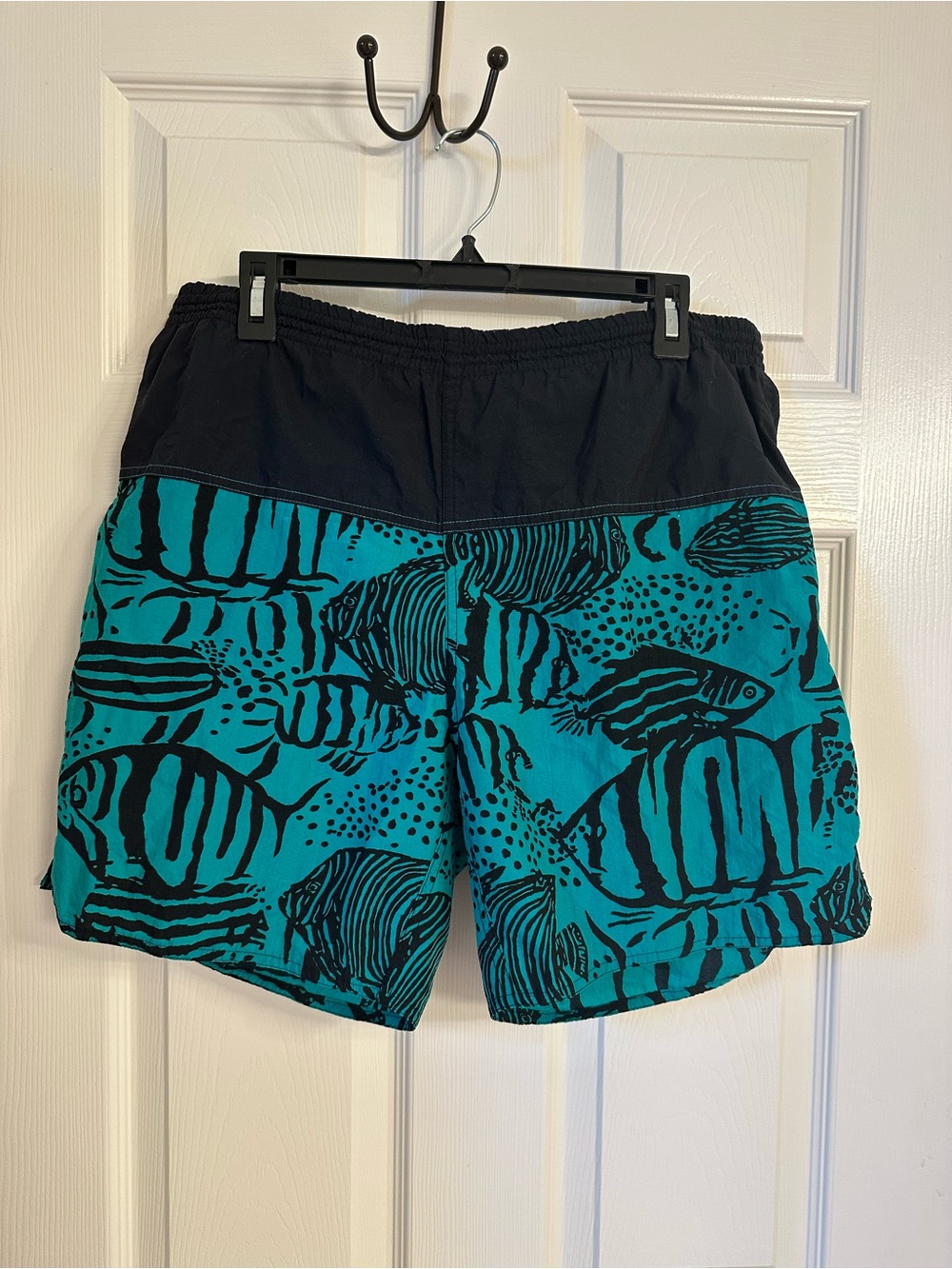 Adventures Dash Tahitian Palms Shorts – Black & Teal Tropical Print (XL)
